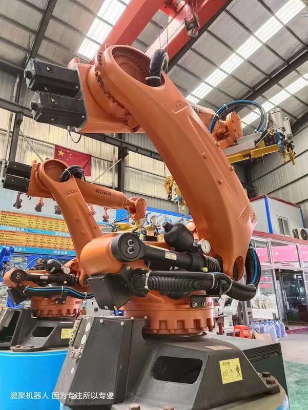 KUKA KR 240 R2900 Ultra Robot 6 assi braccio con 240 kg di carico utile e 2896 mm di portata ripetibilità di 0,06 mm di peso 1145 kg