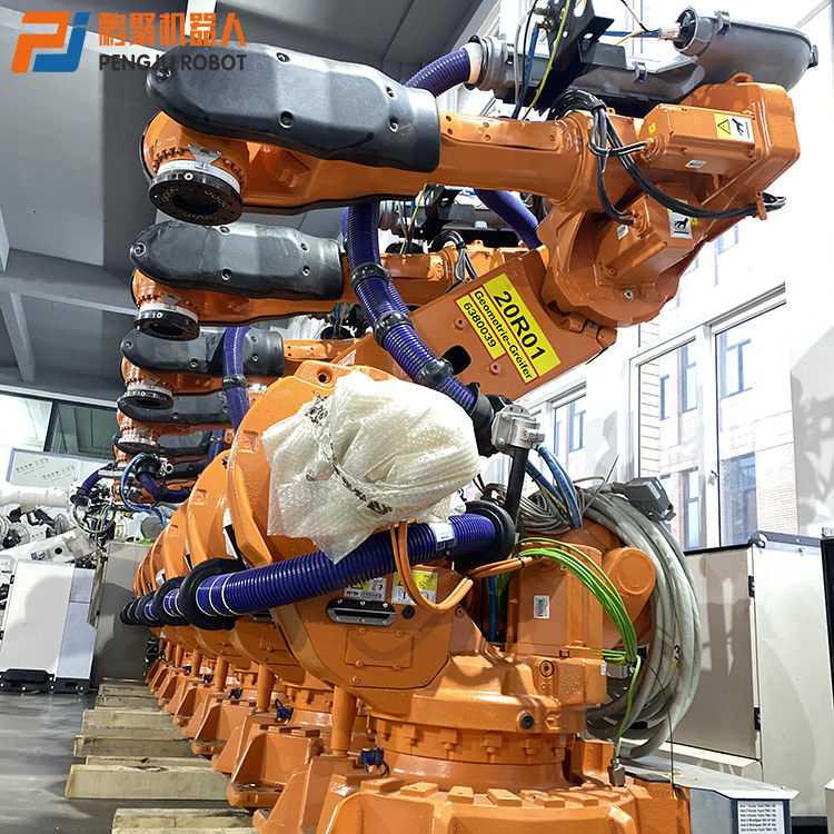 Robot utilizzato industriale dei robot ABB6640-235/2.55 di ABB per saldatura a punti che tratta trasporto con palette