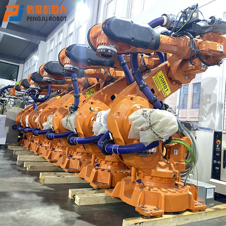 Robot utilizzati industriali ABB6640-235/2.55 di ABB per saldatura a punti che tratta trasporto con palette