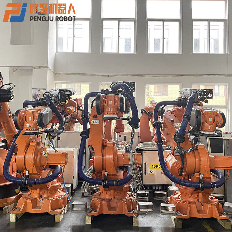 Robot utilizzati industriali ABB6640-235/2.55 di ABB per saldatura a punti che tratta trasporto con palette