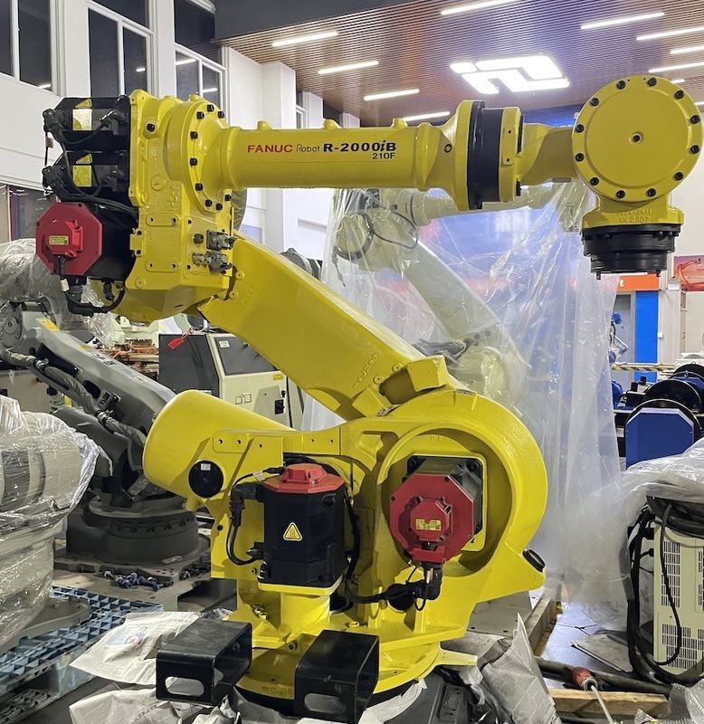 Fanuc R-2000iB-210F Pressa di saldatura a punto tendendo palletizzazione carico e scarico robot lavorazione