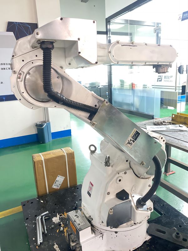 XRC Used Robotic Arm Payload 20kg Yaskawa CR20 Robot per la stanza pulita, robot per la movimentazione dei materiali, robot per il pick and place