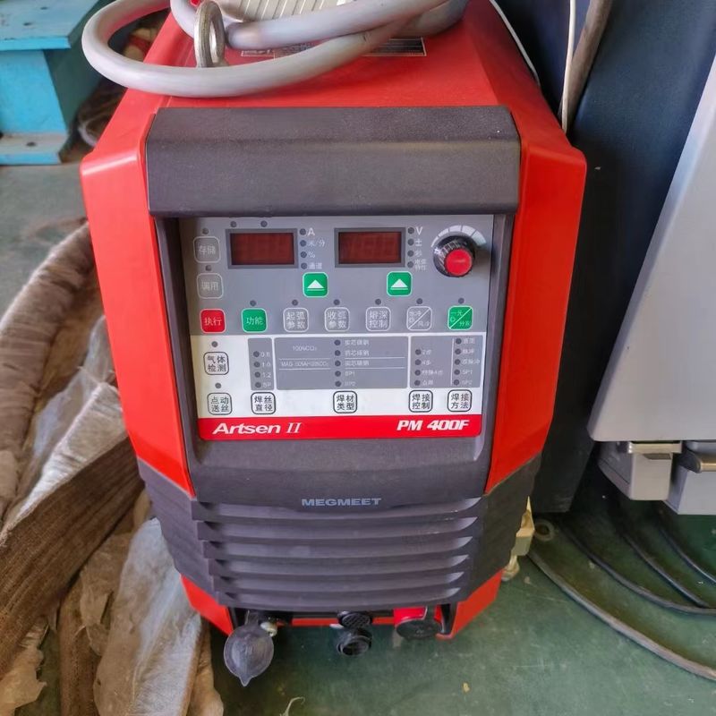 Utilizzato Robot a 6 assi KR16L6 1911mm Distanza di lavoro 240kg Peso del corpo Piano di montaggio XP Saldatura a controllo