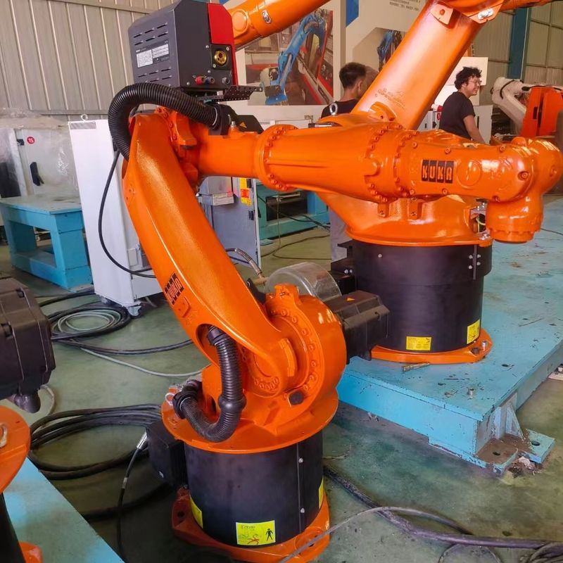 KR16L6 6 kg Carico utile Robot XP a 6 assi Gabinetto di controllo Piano di installazione suolo/soffitto Arco inclinato angolare MIG