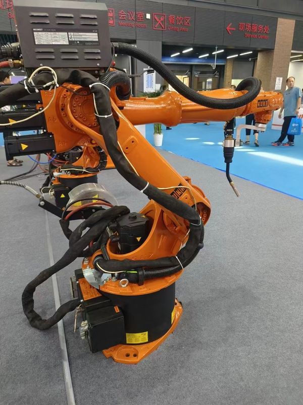 240 kg Peso 6 assi Robot Terra/Telito/Inclinazione 1911 mm Distanza di lavoro distribuzione di materiale manipolazione saldatura
