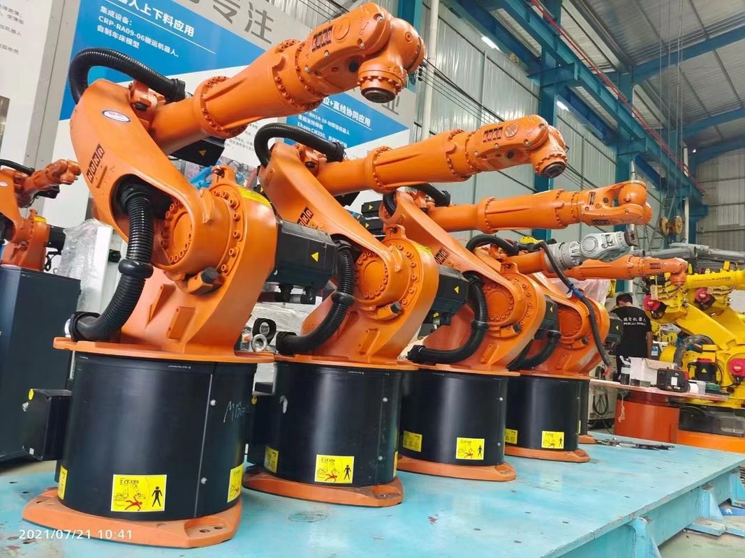 KR16L6 6 kg Carico utile Robot XP a 6 assi Gabinetto di controllo Piano di installazione suolo/soffitto Arco inclinato angolare MIG