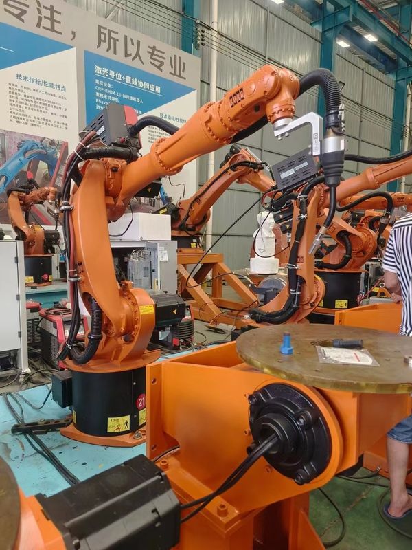 KUKA KR16 L6 Robot usato braccio robot industriale, robot di saldatura, robot di carico, robot di movimentazione