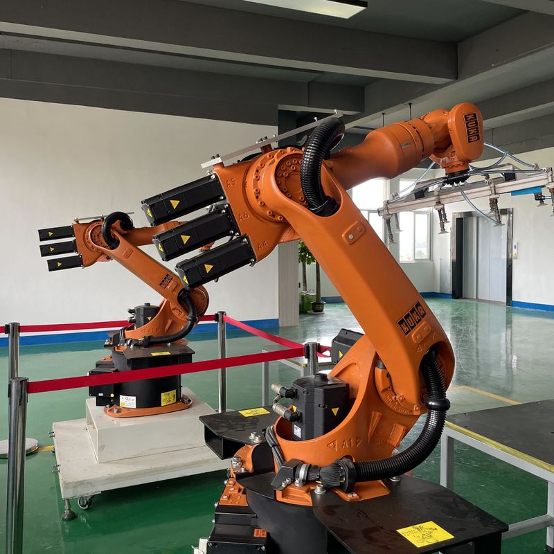 1611mm Reach Palletizing Robot Equipaggiamento di automazione montato a pavimento, robot di saldatura a nucleo di flusso, robot di caricamento delle macchine