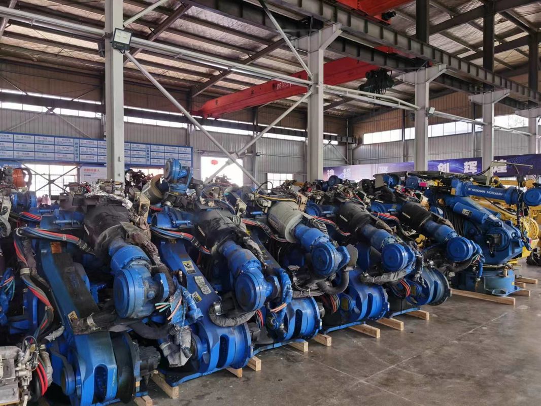 Robot di saldatura a braccio Yasakawa ES200 per automotive, aerospaziali, ferroviarie, mobili metallici, elettronica