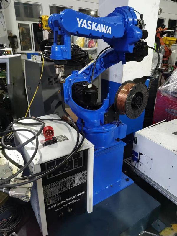 Saldatura industriale MA1400 Yaskawa braccio robotico usato con carico utile di 3 kg con armadio di controllo 6 assi