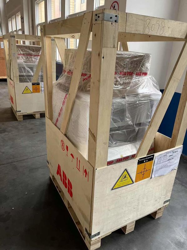 Nuovo IRB 6700-150/3.20 150kg carico utile con 3,20m di portata, saldatura ad arco, assemblaggio, carico e scarico di parti, istruzione