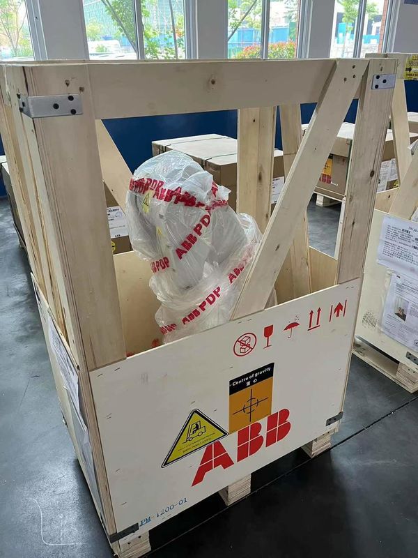 NEW ABB IRB 1200 (5/0.9),5kg di carico utile, IRB 1200-7/0.7,Manipolazione delle parti, lucidatura, misurazione, montaggio delle parti