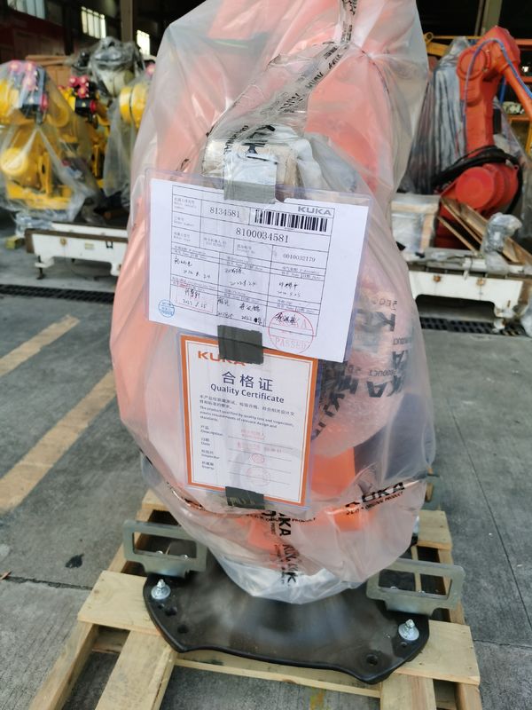 NUOVA KUKA KR210 R2700, KRC4, carico 210kg,Raggiungere 2700mm, Palettizzazione, Assemblaggio, Carico e scarico di parti,Educazione