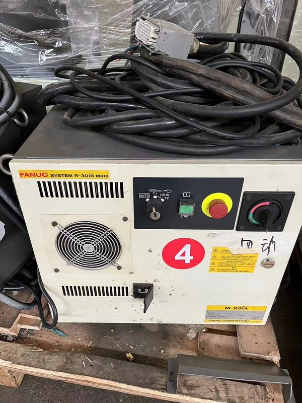 FANUC M-20iA/10L, carico utile da 10 kg, portata da 2009 mm, robot per la gestione del materiale di saldatura ad arco, robot per la tenditura delle macchine, carico