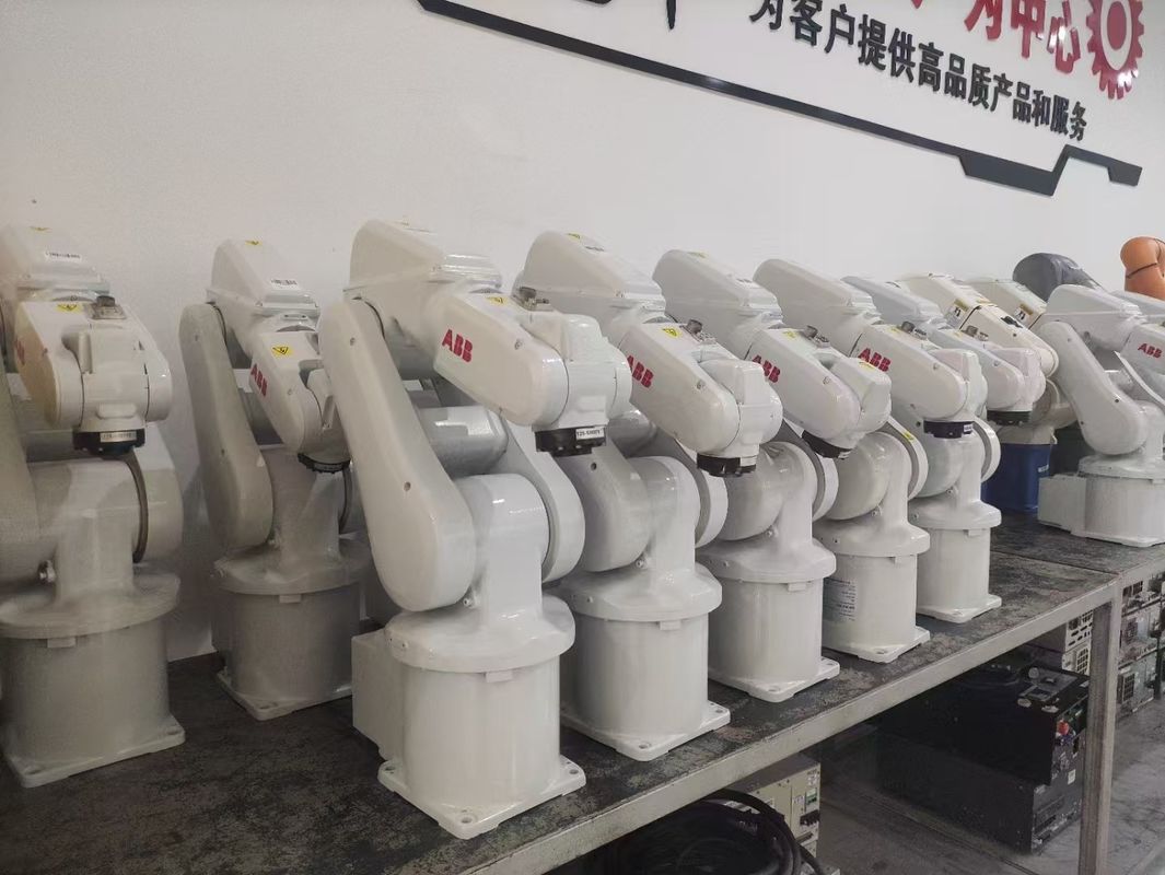 ABB IRB 1200 (5/0.9) Robot per la manipolazione di parti, lucidatura, misurazione, montaggio di parti