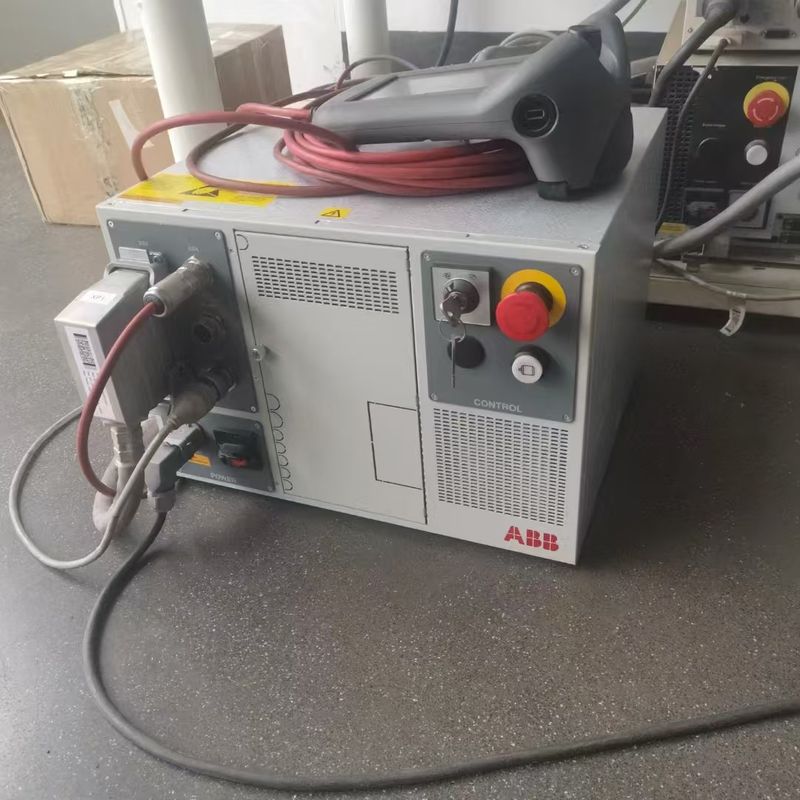 ABB IRB 1200 (5/0.9) Robot per la manipolazione di parti, lucidatura, misurazione, montaggio di parti