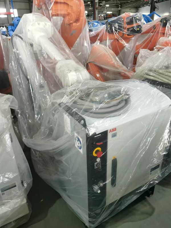 ABB IRB 4600-40/2.05 IP67 6 assi 40 kg carico medio ABB Robot per le applicazioni di debburring e pick and place.