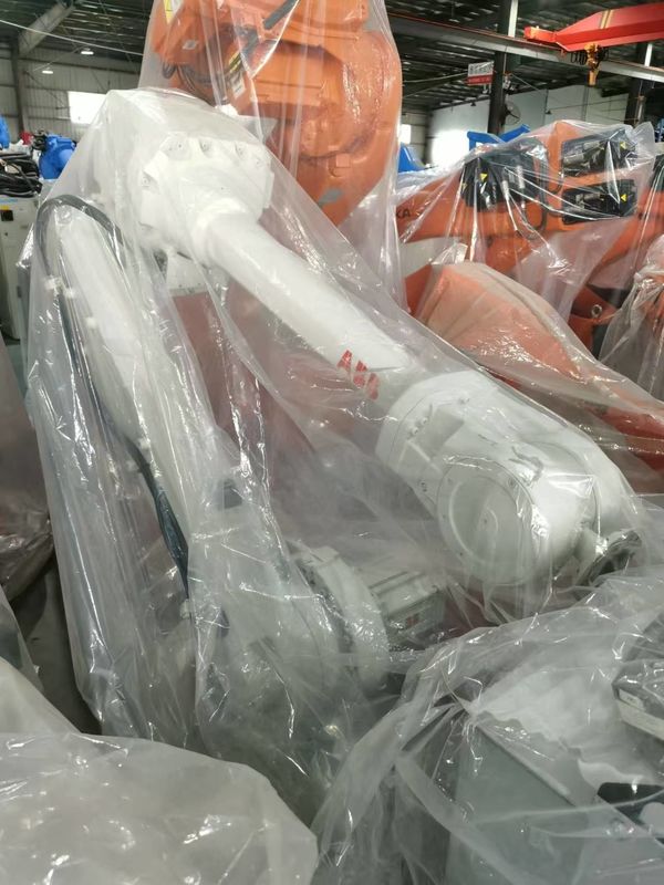ABB IRB 4600-40/2.05 IP67 6 assi 40 kg carico medio ABB Robot per le applicazioni di debburring e pick and place.