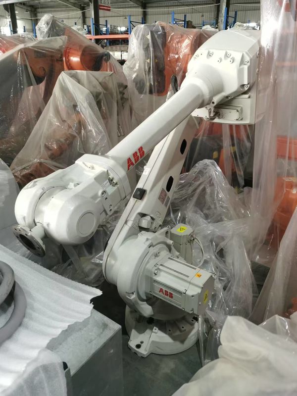 Robot ABB 6 assi braccio robotico IRB 4600-40/2.55 con portata di 2550 mm e capacità di carico utile di 40 kg per saldatura, assemblaggio, taglio, distribuzione e piegatura delle macchine