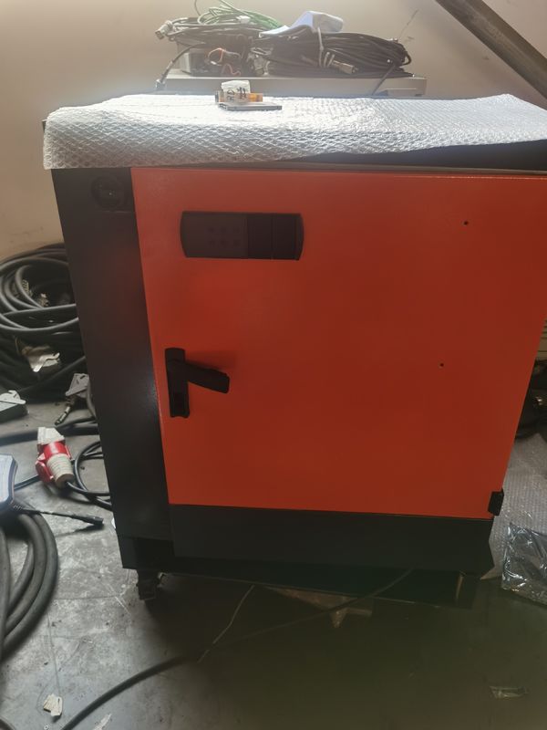 KUKA KR240 R2700 Prime KRC4 Controller Robot di palettatura a 6 assi La combinazione perfetta 2700mm raggiunge 240kg di carico utile