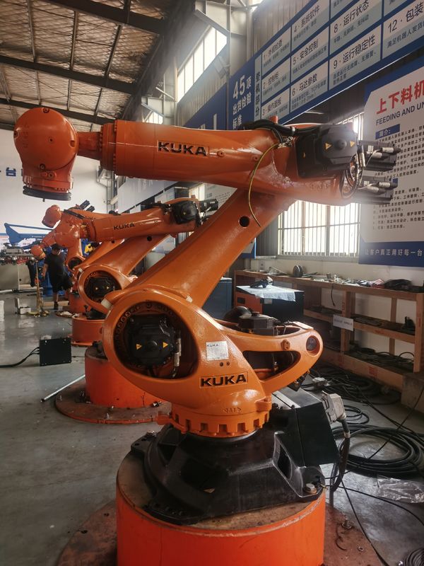 KUKA KR300 R2500 Ultra 300kg Pilotazione 2500mm Raggiungibilità Utilizzata Robot KUKA con ripetibilità ±0,1 mm E Kuka Programmazione Caricamento Robot Manovra Rottura Rottura