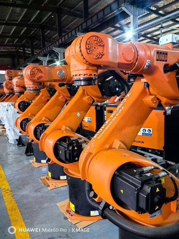 Controller KRC4 incluso Roboti KUKA usati KR60-3 60kg Carico utile 2033mm Portata per il carico Manipolazione Taglio e montaggio