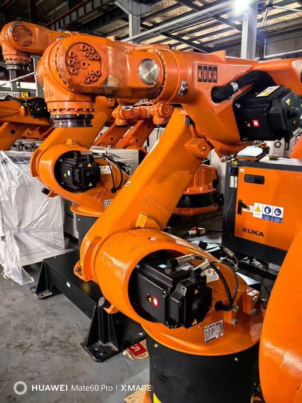 2033 mm di portata KUKA KR60-3 carico utile da 60 kg utilizzati robot KUKA per la movimentazione e raccolta dei materiali