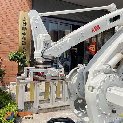 Robot industriale utilizzato di trasporto con palette di asse robot del braccio ABB IRB660-250/3.15 quattro