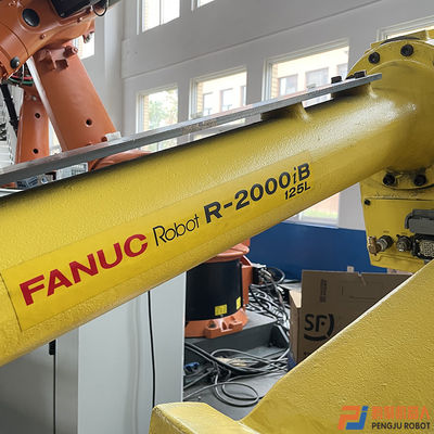 Seconda mano utilizzata FANUC 2000iB 125L dei robot della saldatura a punti FANUC