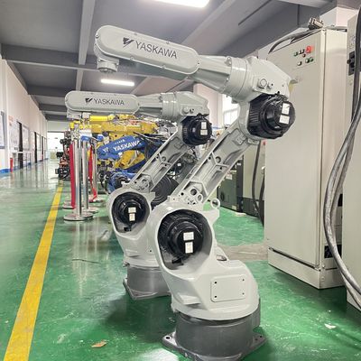 Un robot utilizzato industriale Yaskawa UP6 di 6 assi