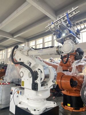 Seconda mano Yaskawa assi multifunzionale di trattamento e di trasporto con palette di CR165 del robot sei