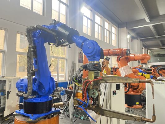 asakawa Robot Immergiti profondamente nella perfezione della saldatura con Yaskawa MA1400 Ottieni saldature costanti e di alta qualità con facilità Trasforma la tua produzione con le sue capacità all'avanguardia