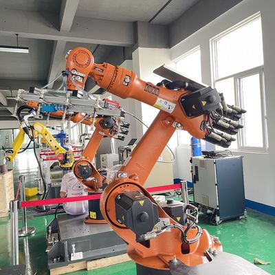 16 kg Kuka robot usati con classificazione di sicurezza IP65, robot per la movimentazione dei materiali, robot di saldatura MIG