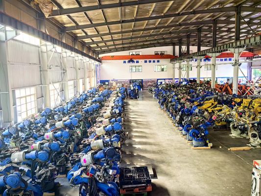 Robot di saldatura ad alta carica ES200D La soluzione definitiva per compiti pesanti Sbrigati! Yaskawa ES200D - Saldatura a punto preciso e carico / scarico regolare in una macchina