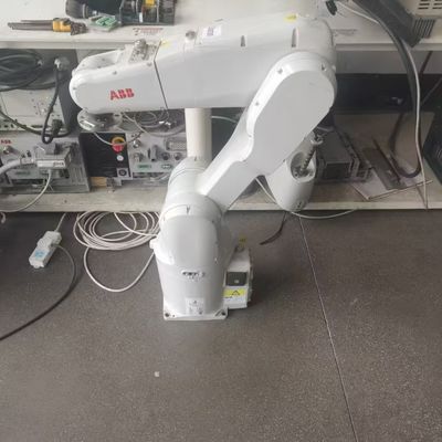 ABB IRB 1200 (5/0.9) Robot per la manipolazione di parti, lucidatura, misurazione, montaggio di parti